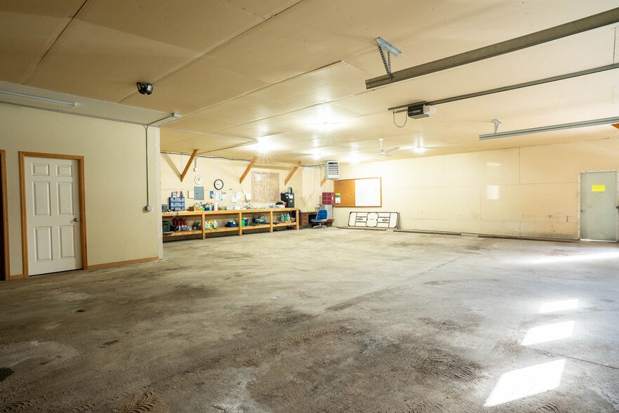 More Photos Of N5550 County Road Z, Onalaska Flex For Sale