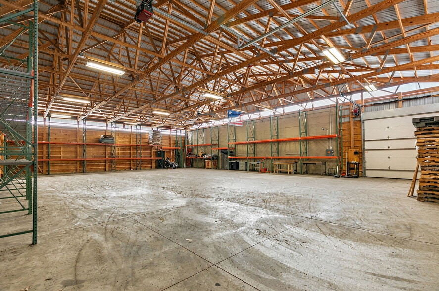 More Photos Of 303 Elgin Ave, Elgin Industrial For Sale