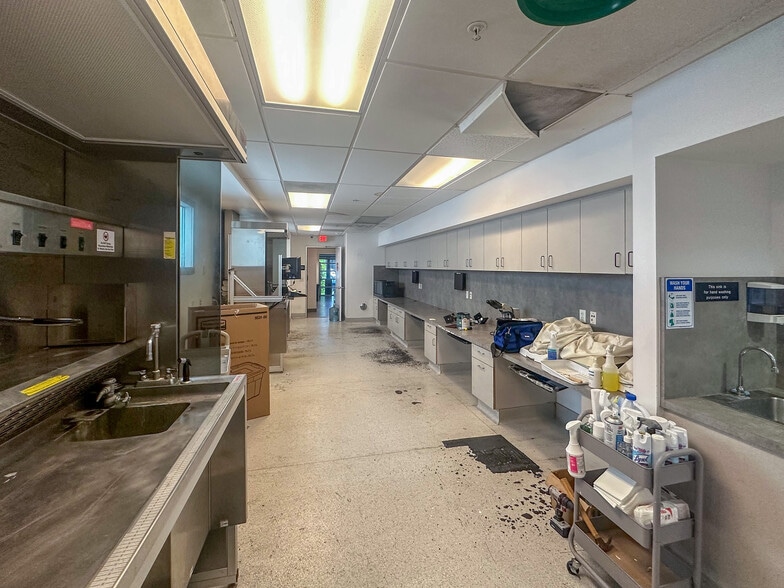 More Photos Of 8158 Beverly Blvd, Los Angeles Medical For Lease