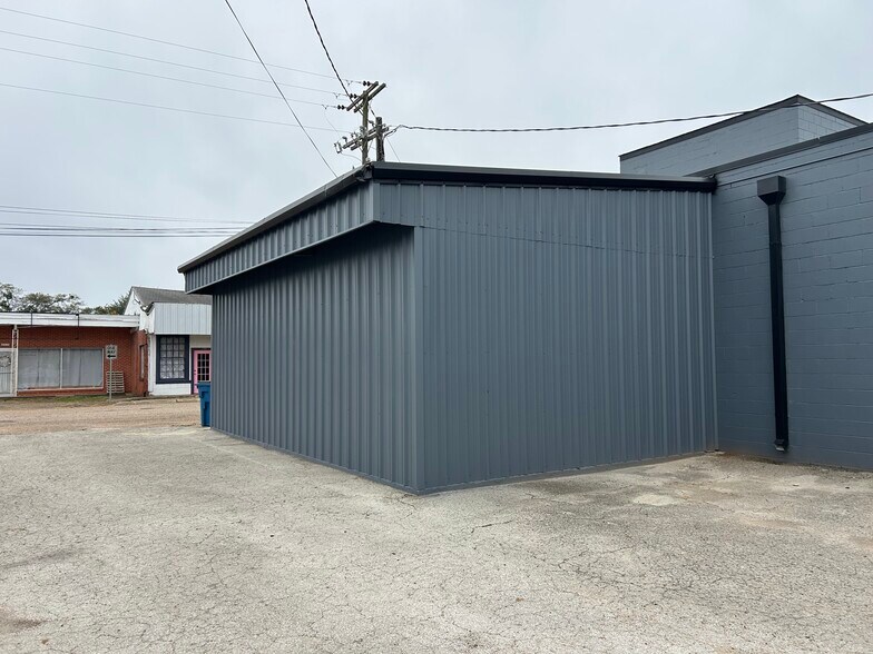 More Photos Of 105 S Main St, Quitman Storefront Retail Office For Sale