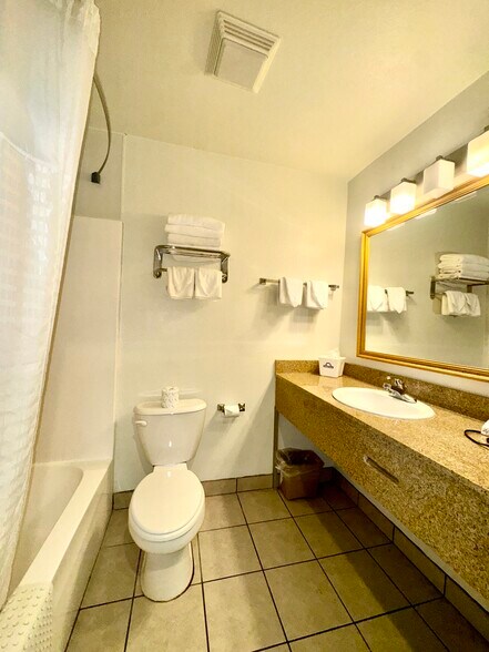 More Photos Of 1768 Beach Blvd, Biloxi Hotel For Sale