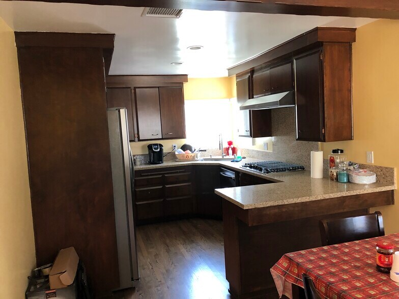 More Photos Of 10404 Foothill Blvd, Lake View Terrace Specialty For Sale