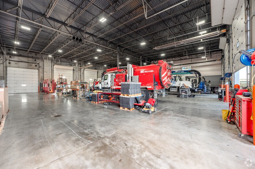 More Photos Of 5550 Poindexter Dr, Indianapolis Distribution For Sale