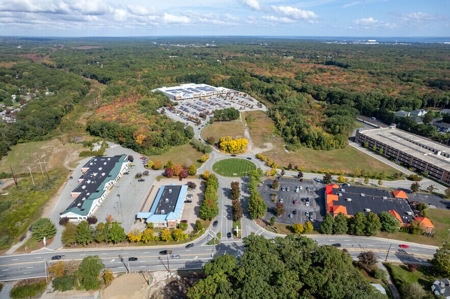 More Photos Of 1051 Ten Rod Rd, North Kingstown General Retail For Lease