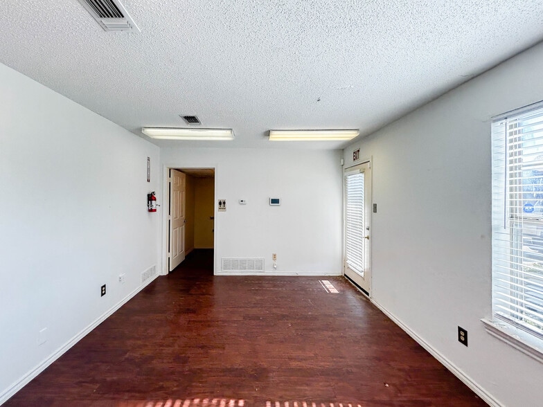 More Photos Of 405 S Elm St, Denton Apartments For Sale