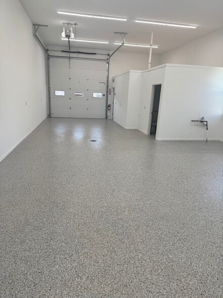 More Photos Of 6580 Lake Rd, Windsor Warehouse For Sale