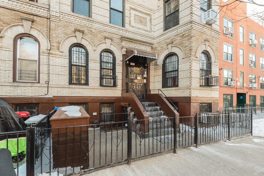 More Photos Of 898 Hancock St, Brooklyn Apartments For Sale