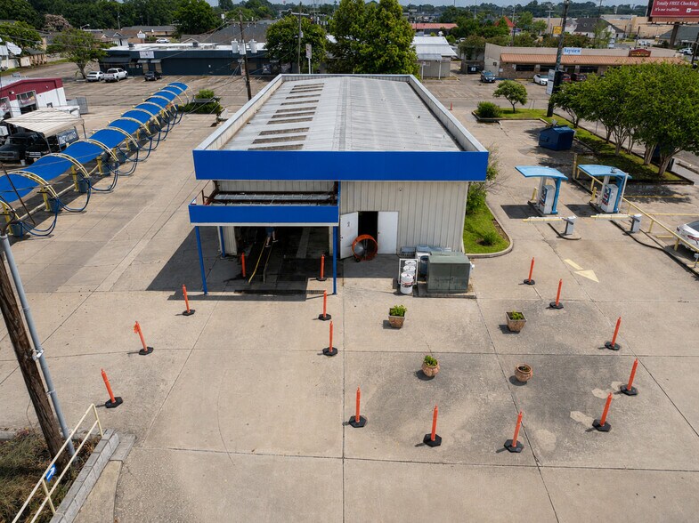More Photos Of 1308 Windsor Pl, Alexandria Carwash For Sale