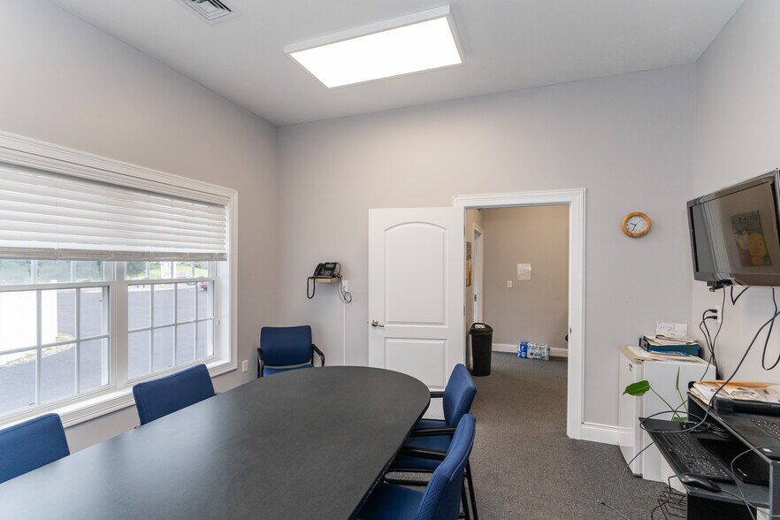 More Photos Of 442 State St, Belchertown Office Residential For Sale