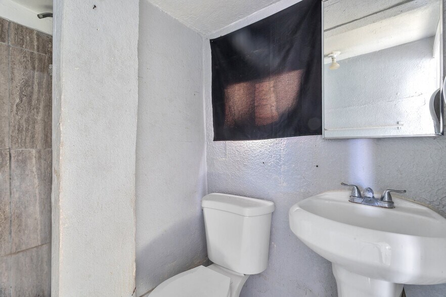 More Photos Of 313 W Jones Ave, Phoenix Apartments For Sale