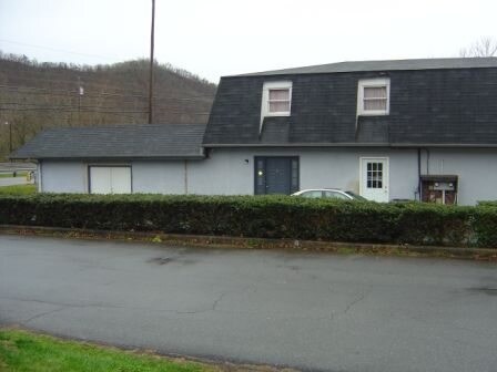 More Photos Of 2400 Volunteer Pky, Bristol Loft Creative Space For Sale