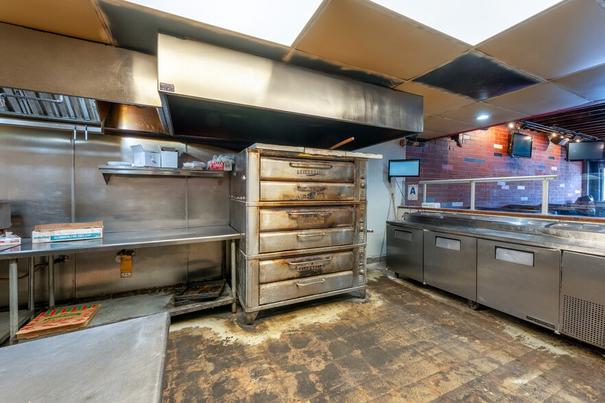 More Photos Of 1459 Garnet Ave, San Diego Restaurant For Lease