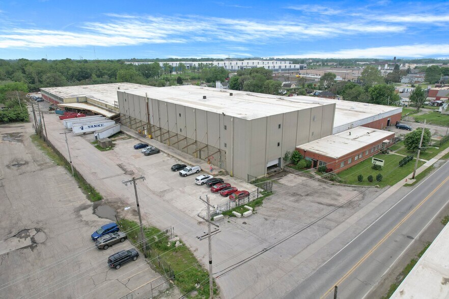 Primary Photo Of 521 Marion Rd, Columbus Warehouse For Sale