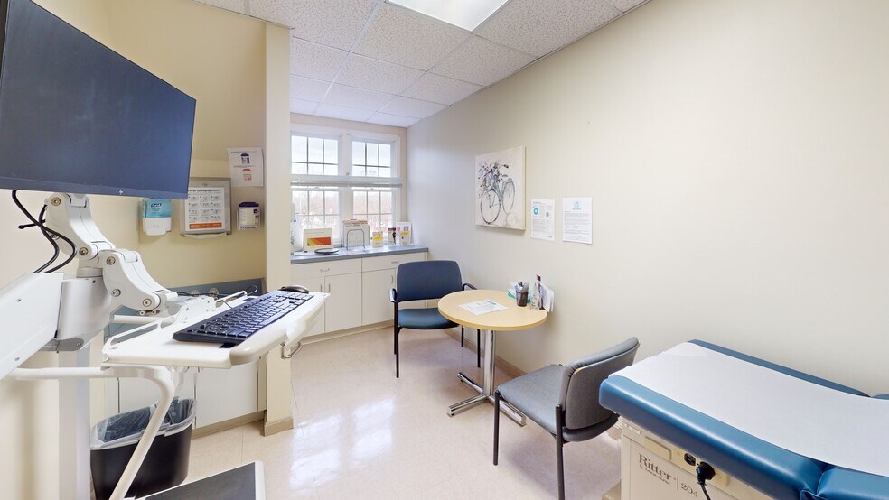 More Photos Of 769 S Main St, Manchester Office For Lease