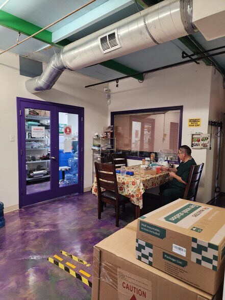 More Photos Of 3109 Los Arboles Ave NE, Albuquerque Warehouse For Sale