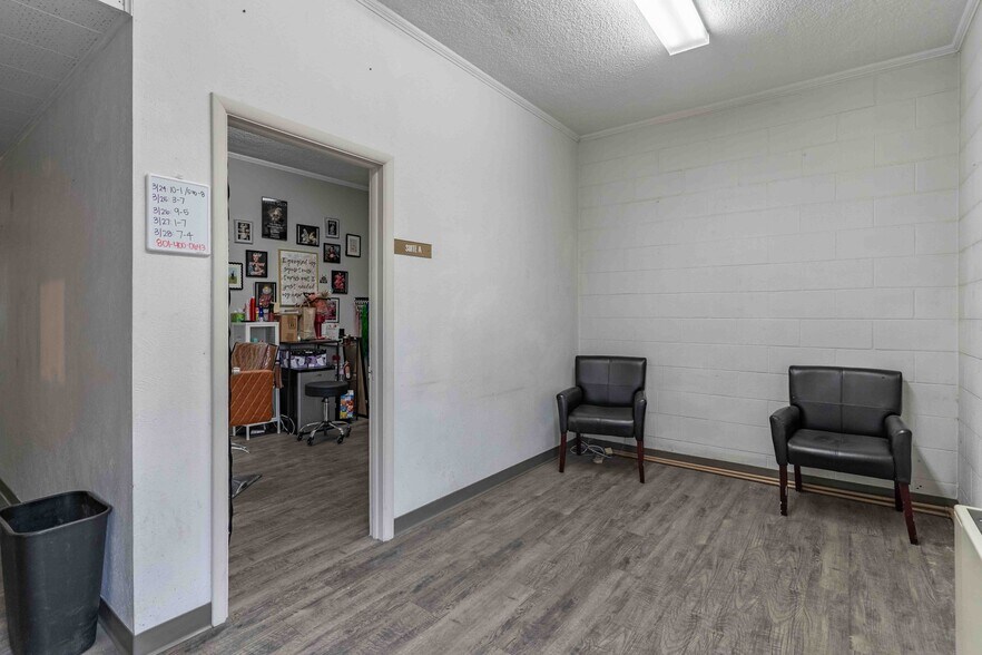 More Photos Of 120 S Commercial Ave, Farmington Office For Sale