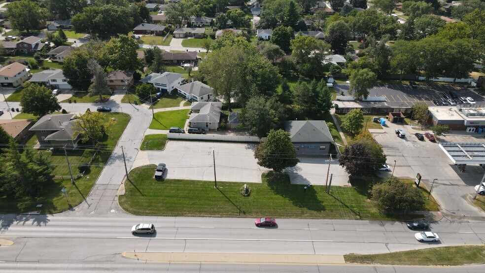 More Photos Of 7180 Hickman Rd, Windsor Heights Medical For Lease