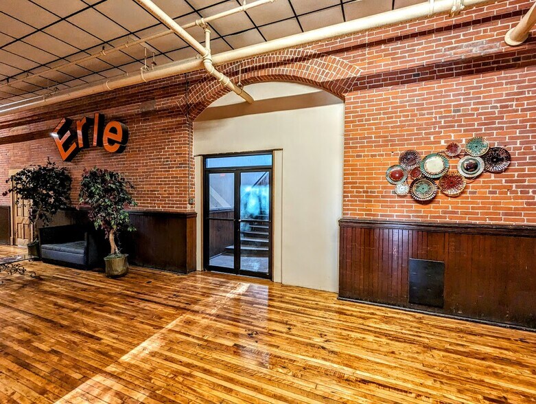 More Photos Of 2617 Peach St, Erie Office For Lease