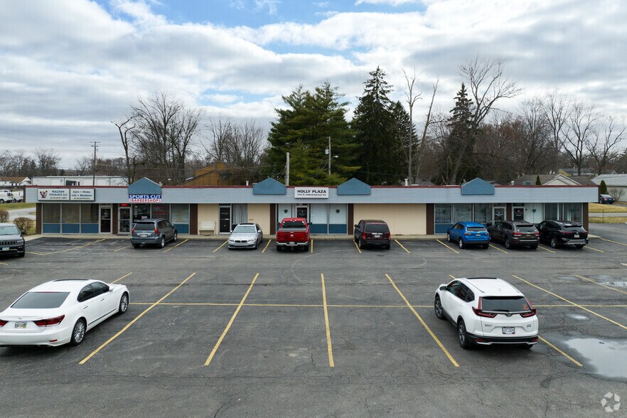 More Photos Of 3303-3309 N Holland Sylvania Rd, Toledo General Retail For Sale