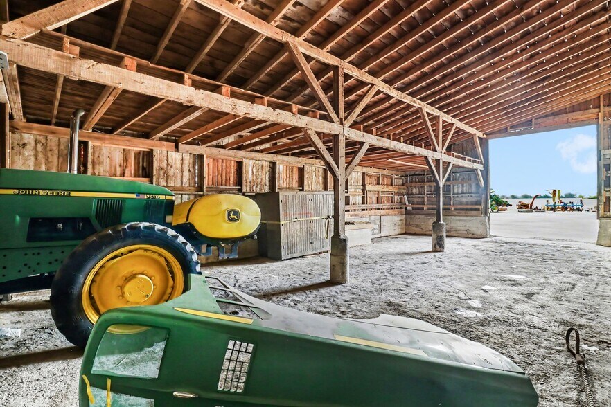 More Photos Of 4685 W US Route 20, Gibsonburg Light Distribution For Sale