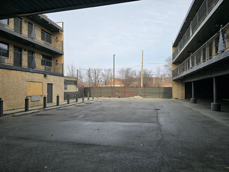 More Photos Of 7621 S Cottage Grove Ave, Chicago Hotel For Sale