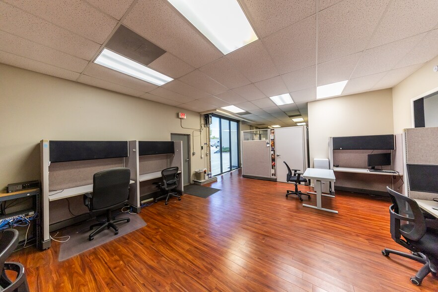 More Photos Of 6359 Nancy Ridge Dr, San Diego Light Manufacturing For Sale