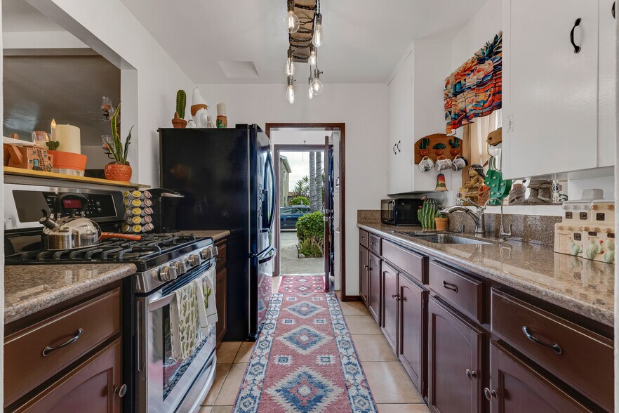 More Photos Of 10914 S Osage Ave, Inglewood Multifamily For Sale