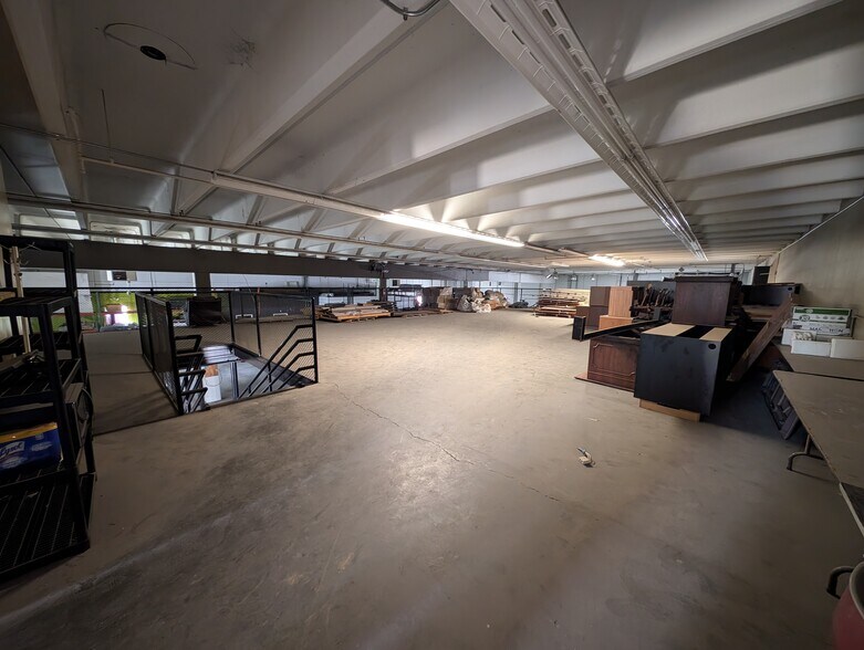 More Photos Of 103 Western Ave, Akron Warehouse For Lease