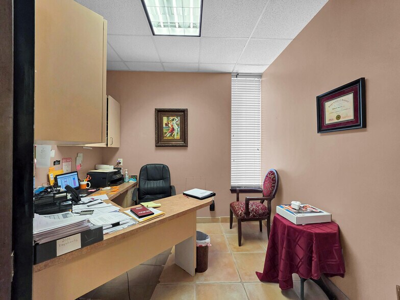 More Photos Of 6429 Fairmont Pky, Pasadena Office For Sale