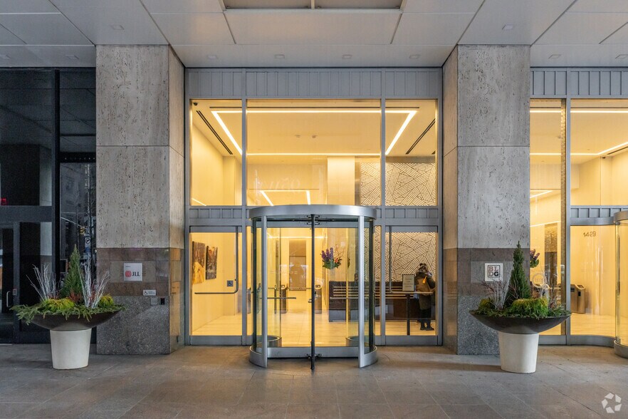 More Photos Of 100 Wall St, New York Office For Lease