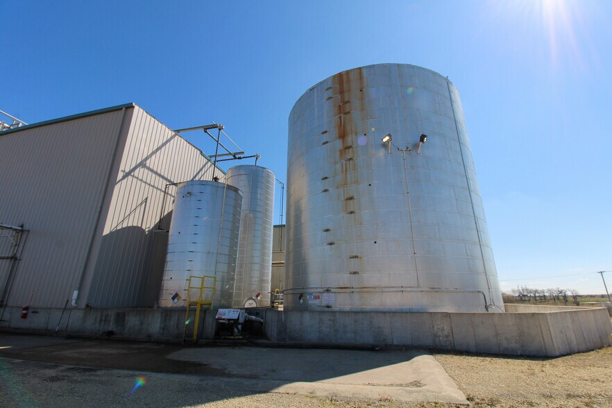 More Photos Of 5640 44th Ave S, Clinton Industrial For Sale