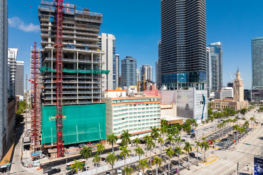 More Photos Of 340 Biscayne Blvd, Miami Hotel For Sale