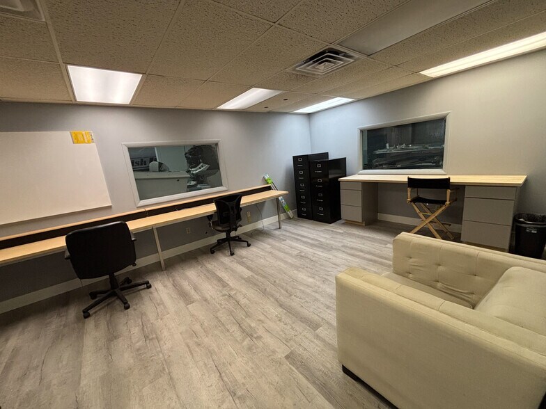 More Photos Of 1805-1811 Sawmill Pky, Huron Warehouse For Sale