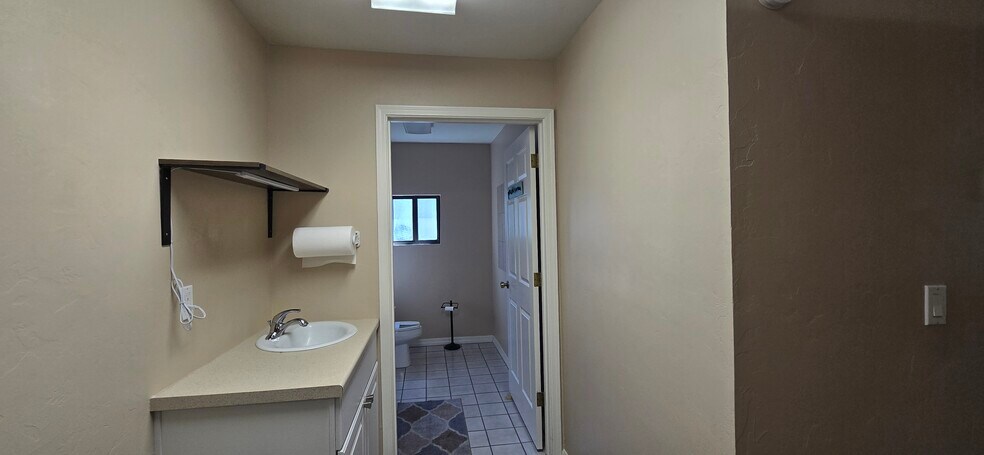 More Photos Of 154 E Merritt St, Prescott Medical For Lease