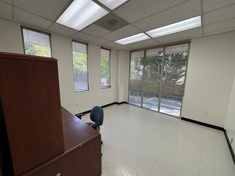 More Photos Of 625-725 San Aleso Ave, Sunnyvale Light Distribution For Lease