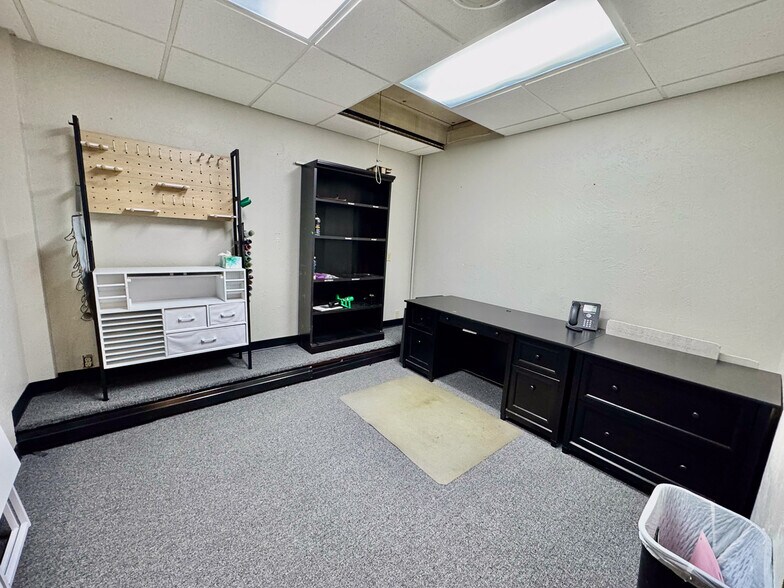 More Photos Of 1050 Triplett Blvd, Akron Warehouse For Sale