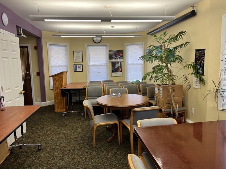 More Photos Of 1443 Albany Ave, Hartford Office For Sale