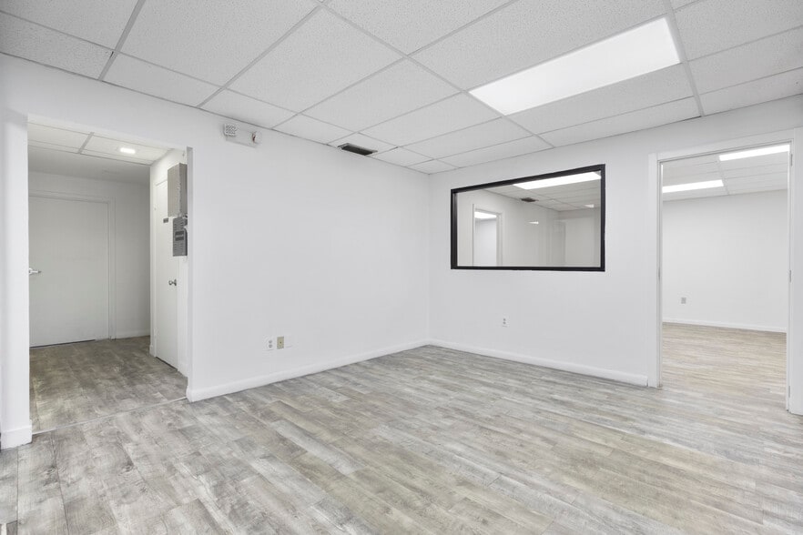 More Photos Of 1740-1742 NW 93rd Ave, Miami Warehouse For Lease