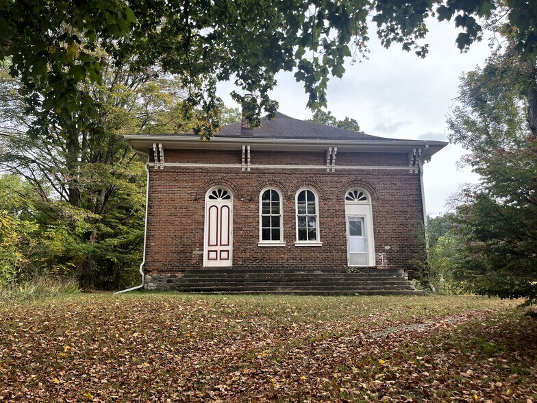 More Photos Of 17925 W Old US Highway 12, Chelsea Specialty For Sale