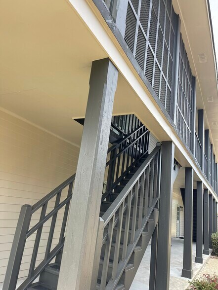 More Photos Of 11603 Newcastle Ave, Baton Rouge Office For Lease