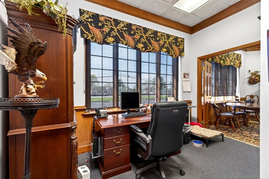 More Photos Of 1964 N Lakeman Dr, Bellbrook Medical For Sale