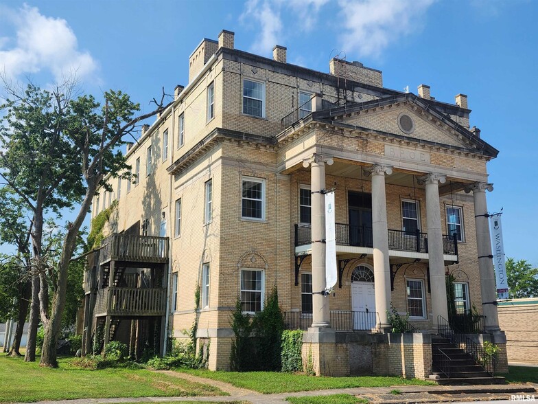 Primary Photo Of 202 E Oak St, West Frankfort Religious Facility For Sale