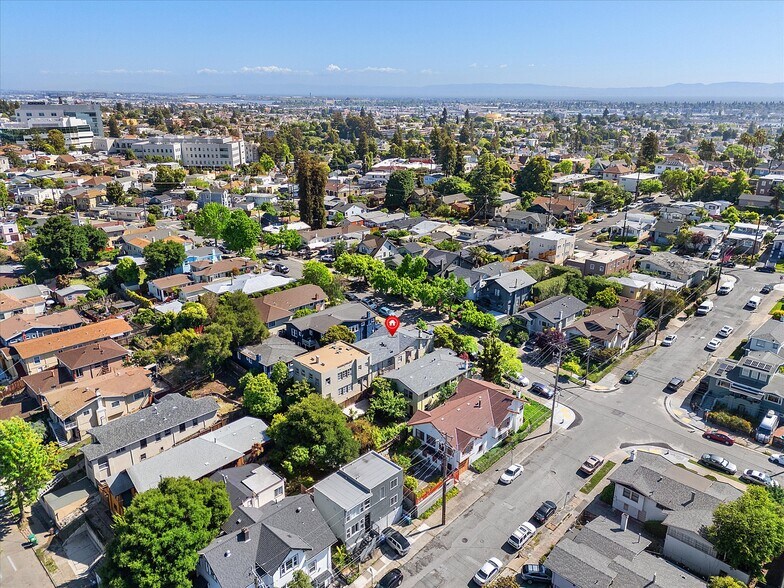 More Photos Of 1112 E 33rd St, Oakland Apartments For Sale