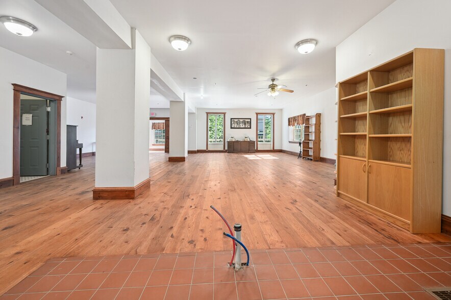 More Photos Of 56 Main St, Stamford Hotel For Sale