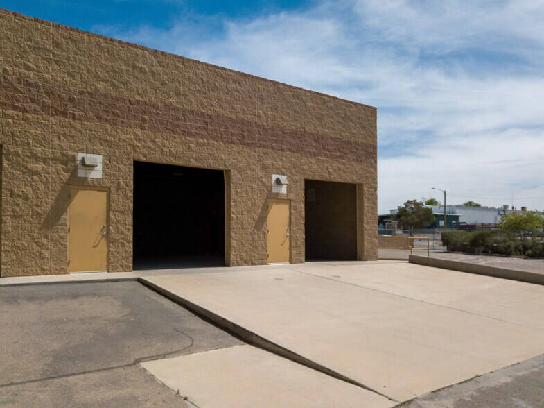 More Photos Of 801 Pendale Rd, El Paso Distribution For Sale