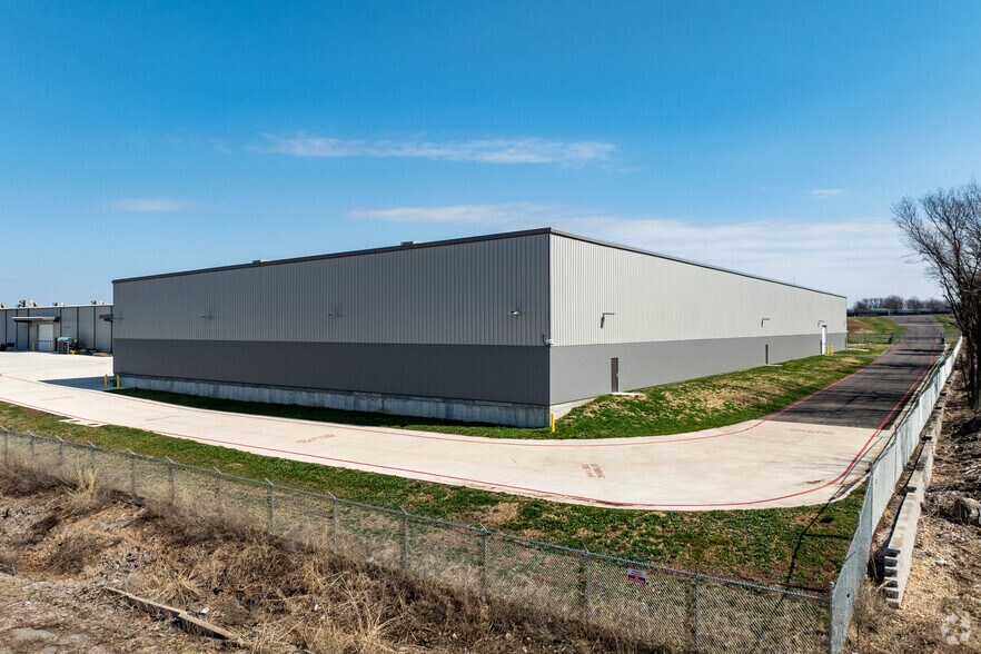 Primary Photo Of 2960 E Jean St, Springfield Warehouse For Lease