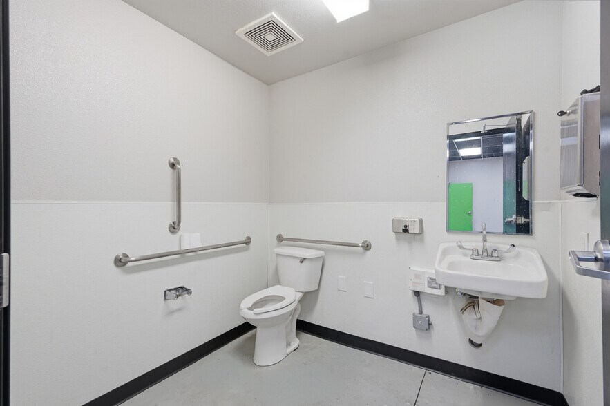 More Photos Of 4820 S Eastern Ave, Las Vegas Fast Food For Lease