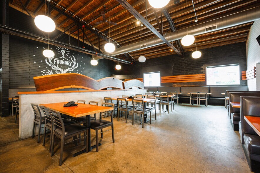 More Photos Of 151 River St, Elk Rapids General Retail For Sale