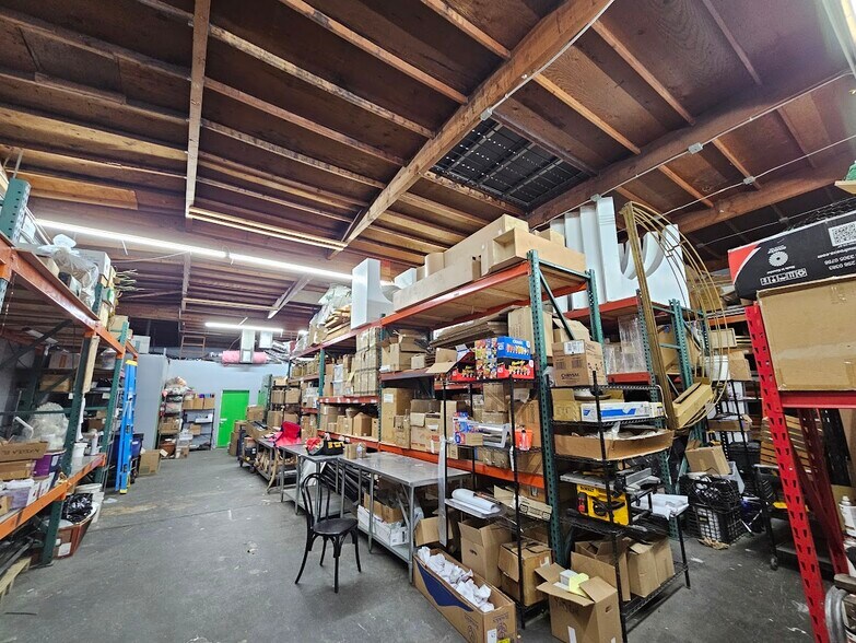 More Photos Of 1537 E Washington Blvd, Los Angeles Warehouse For Lease