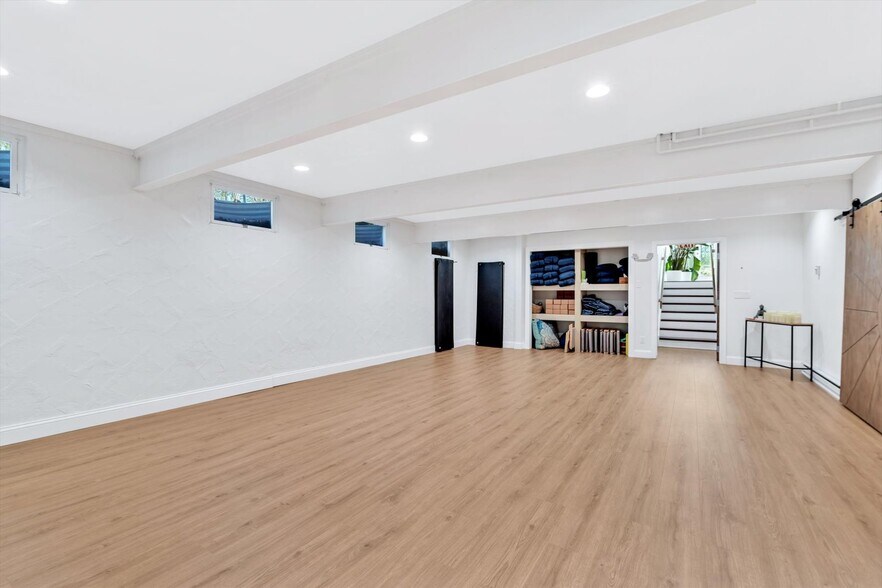 More Photos Of 1049 Main St, West Barnstable Medical For Sale